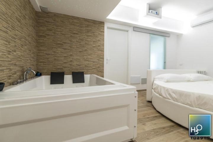 H3O Lago Di Garda デセンツァーノ・デル・ガルダ 部屋 写真